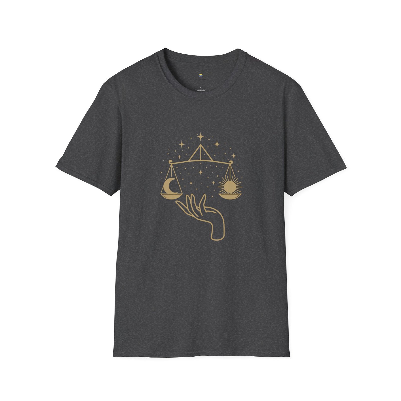 T-shirt Unisexe Balance Étoilée – Main Mystique, Soleil & Lune, Design Spirituel Boho – Image 8